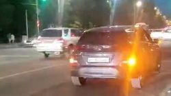 Припарковался на остановке и включил аварийку. Видео