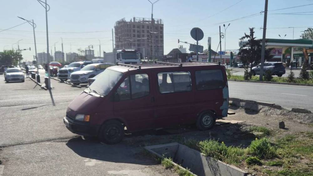 Бус с фруктами снова оштрафовали на 3000 сомов за торговлю в неположенном месте. Видео мэрии