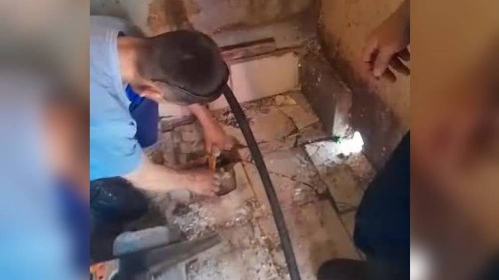 Утечку воды в заброшенном кафе над госрезиденцией устранили