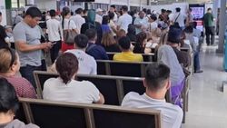 Огромные очереди в ГУ «Унаа» возникли из-за обрыва оптоволоконной линии. Ответ ведомства