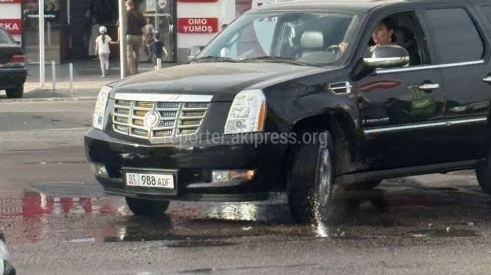 В Бишкеке на Магистраль—Бакаева прорвало асфальт