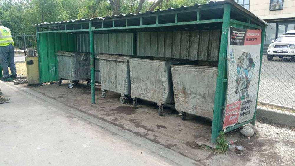 «Тазалык» вывез мусор в 3 мкр. Фото мэрии