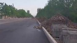 Предусмотрены ли на Айтматова после ремонта остановки? Видео горожанина