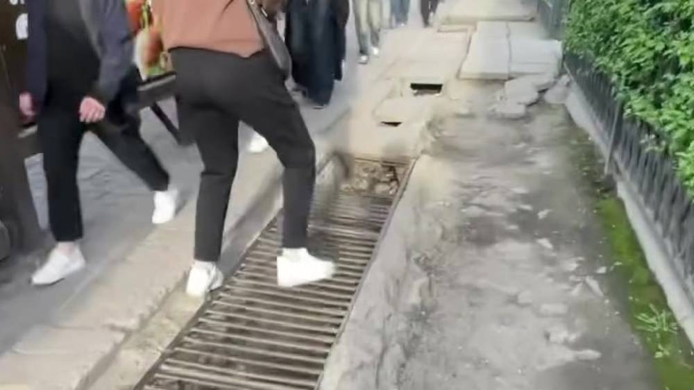 В «Бишкекасфальтсервис» рассказали, почему нецелесообразно ремонтировать тротуар на проспекте Чуй