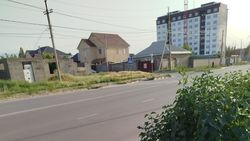 На Ахунбаева с обеих сторон разметка стерлась. Фото горожанина
