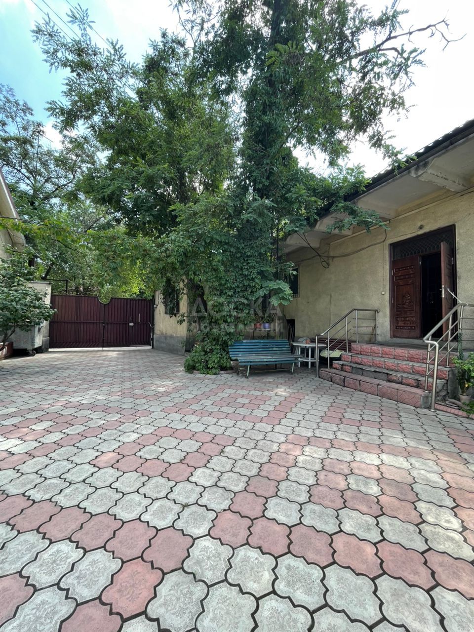 ОсОО  МЕДИЦИНСКИЙ НАРКОЛОГИЧЕСКИЙ ЦЕНТР " ЛЮДА И КОМПАНИЯ" (ЛЮДМИЛА)