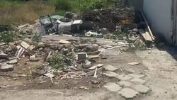 В Рухий Мурас убрали незаконные павильоны, а мусор оставили. Видео жителя