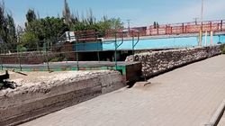 Вместе с баром на реке в 10 мкр демонтировали и ступени моста, - горожанин