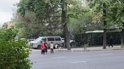 На Молодой Гвардии дети перебегают дорогу, создавая аварийную ситуацию. Видео