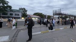 Люди долго ждут транспорт в сторону Лебединовки. Ответ мэрии