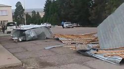 Последствия сильного ветра в городе Токтогул. Видео жителя