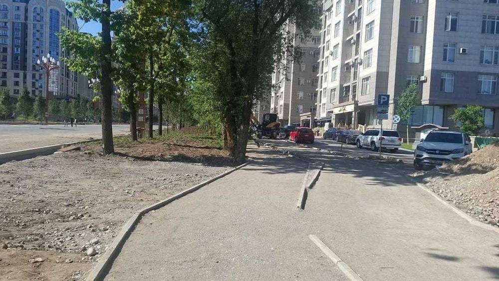 «Отрезали весь жилой комплекс». Жительница жалуется на отсутствие подъездных путей на Айтматова