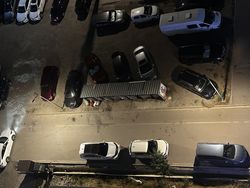Три авто припаркованы на тротуаре по Масалиева, - горожанин