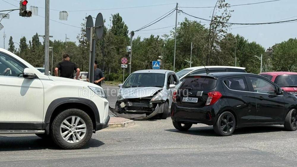 В милиции рассказали подробности столкновения «Фита» и Lexus GX460 на Южной магистрали