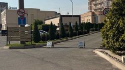 Законно ли закрыли парковку у отеля «Жаннат»? Ответ мэрии