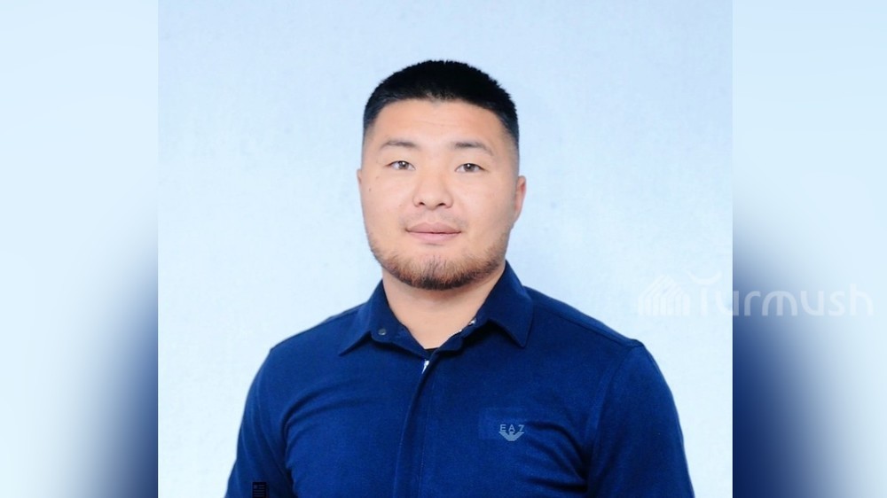 Азат Изаков