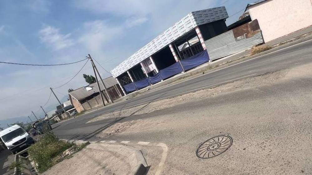 На ул.Тимура Фрунзе перекопали дорогу и не восстановили. Фото