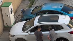 Житель мкр Улан-2 жалуется на шум от станции зарядки электромобилей. Видео