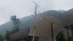 В парке «Ала-Арча» построили навес вокруг бетонного столба. Фото
