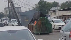 На ул.Пушкина подожгли мусорный контейнер. Фото