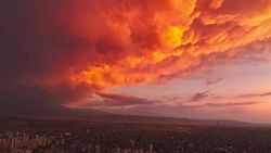 Алый закат после дождя, радуга и кучевые облака в фотографиях и видео бишкекчан