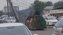 «Тазалык» потушил мусорные контейнеры на ул.Пушкина