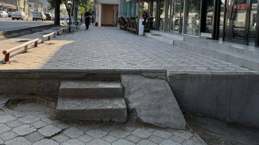 Приведут ли в порядок тротуар на Горького? - горожанин