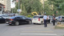 На Молодой Гвардии—Боконбаева произошло ДТП