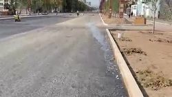 Из под нового асфальта на Айтматова течет вода. Видео