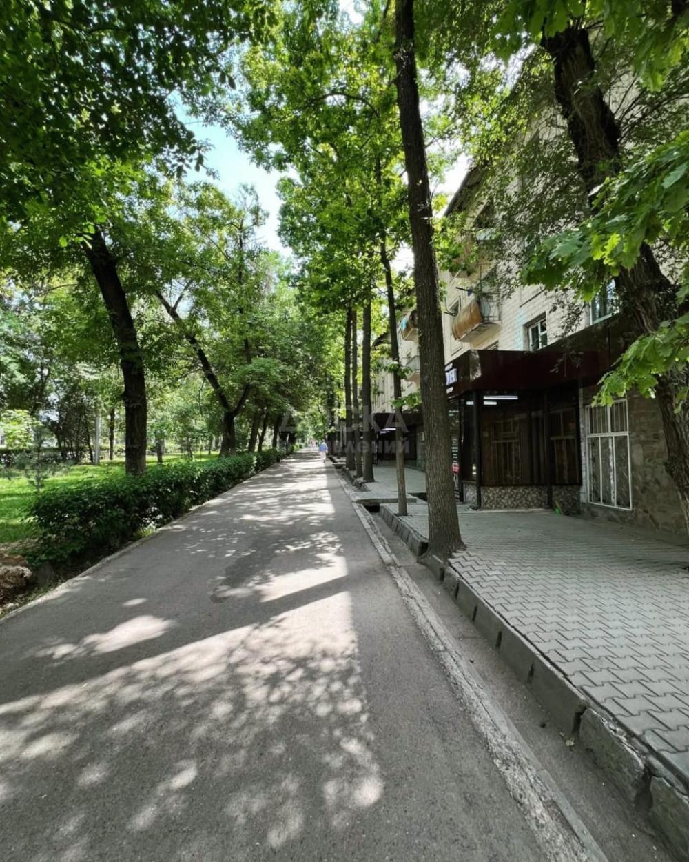 Продаю 1-комнатную квартиру, 30кв. м., этаж - 3/3, Ахунбаева\Ч.Айтматова.