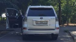 Водитель «Lexus GX 460» припарковался на пешеходном переходе