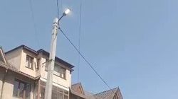 На Бакаева днем горят фонари. Видео