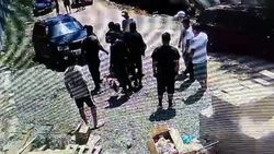 В Чолпон-Ате произошла драка на парковке: стороны примирились
