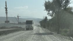 Водитель жалуется на ремонт дороги Бишкек—Кунтуу—Шопоков. Видео