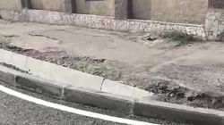 Дорогу по Московской отремонтировали, а тротуар снова оставили. Видео