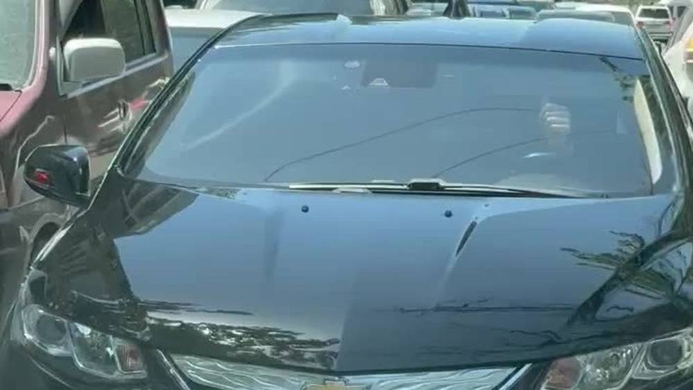 Водитель «Шевроле» едет по встречке. Видео