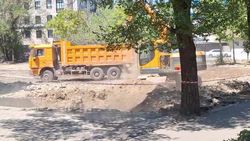 Вокруг стройки по проспекту Айтматова пыльно и не огорожено, - горожанин