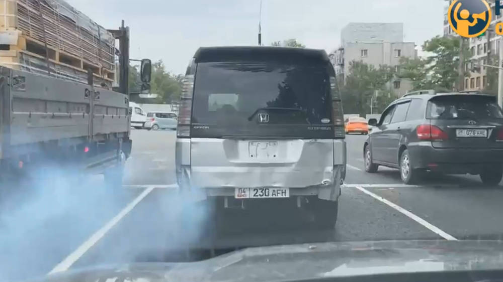 Honda Stеpwgn сильно дымить во время езды. Видео