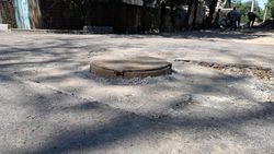 На отремонтированной дороге по ул.Республиканская люки торчат наружу. Ответ мэрии На отремонтированной дороге по ул.Республиканская люки торчат наружу. Ответ мэрии