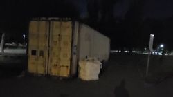 Горожанин просит убрать контейнер в парке им.Тулебердиева. Фото
