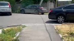 Тротуар на ул.Кулатова прерывается. Видео