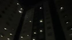 В доме по Южной магистрали второй день нет света, жители записали видео со световым шоу. Видео