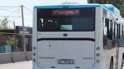 В автобусе №32 нечитаемый QR-код, водитель принимает оплату на свой кошелек. Фото