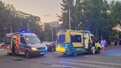 На Айтматова—Сухомлинова произошло ДТП участием 3 машин. Фото