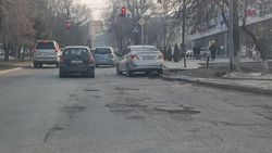 На улице 7 Апреля планируется ямочный ремонт, - мэрия На улице 7 Апреля планируется ямочный ремонт, - мэрия