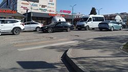 Огромные ямы на дороге по улице Валиханова. Ответ мэрии