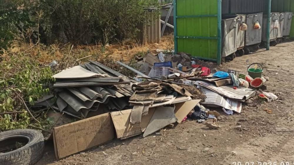 В Бишкеке продолжают выбрасывать строительный мусор, - очевидец