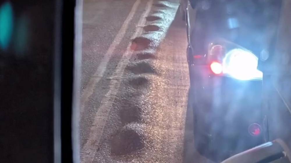 Как грузовики уничтожают асфальт на Южной магистрали. Видео