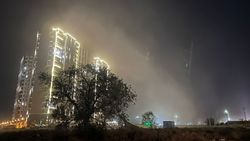 Пыль до 18-го этажа. Жители домов на проспекте Ч.Айтматова просят поливать грунтовую дорогу