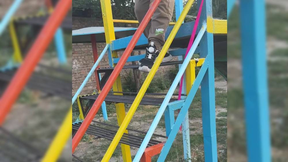 Горожанка просит обустроить детскую площадку на Тоголок Молдо-Куренкеева